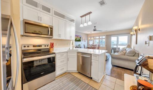 Photo #2 of 1273 Graves Harbor Trail, Huddleston, VA