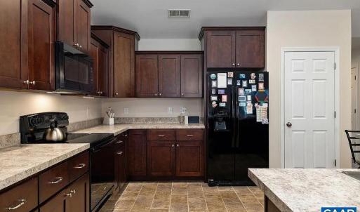 Photo #9 of 147 STRATFORD PL, Madison Heights, VA 0.4 acres