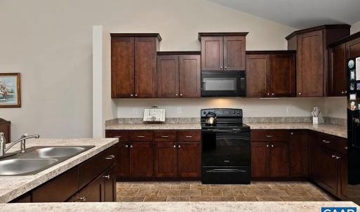 Photo #12 of 147 STRATFORD PL, Madison Heights, VA 0.4 acres