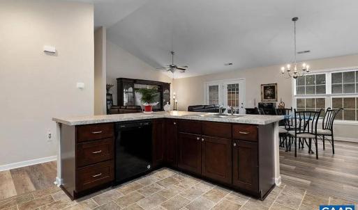 Photo #10 of 147 STRATFORD PL, Madison Heights, VA 0.4 acres