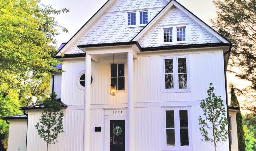 Photo #2 of 1221 Oakwood Street, Bedford, VA 1.9 acres