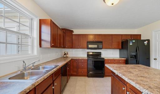 Photo #11 of 1264 Blue Ridge View Circle, Forest, VA 0.1 acres