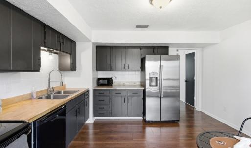 Photo #3 of 15 Beacon Court, Lynchburg, VA