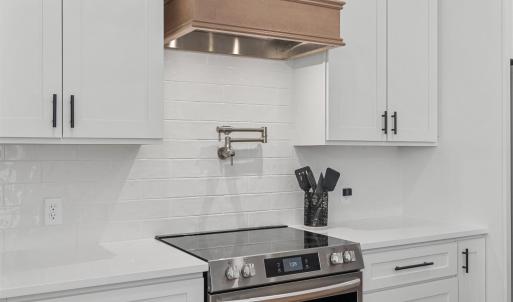 Range with pot filler