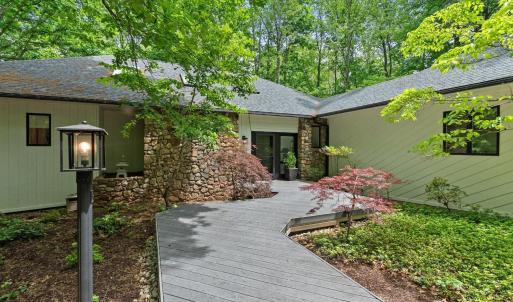 Photo #2 of 101 Oakmont Court, Lynchburg, VA 2.2 acres