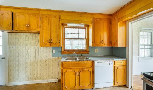 Photo #11 of 733 Oakville Road, Appomattox, VA 1.0 acres