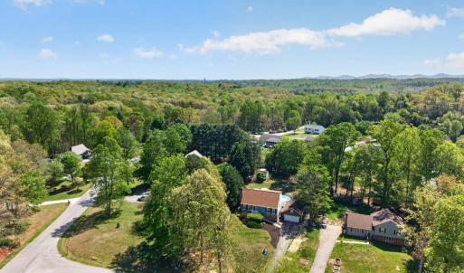 Photo #11 of 1002 Oxford Point Road, Lynchburg, VA 0.5 acres
