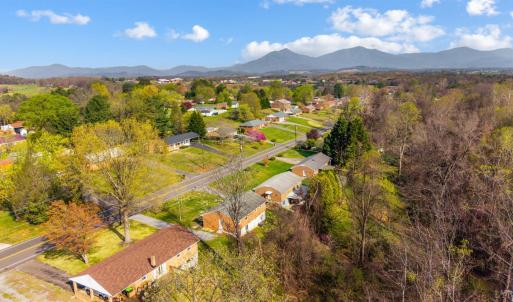 Photo #35 of 1027 Woodhaven Drive, Bedford, VA 0.5 acres