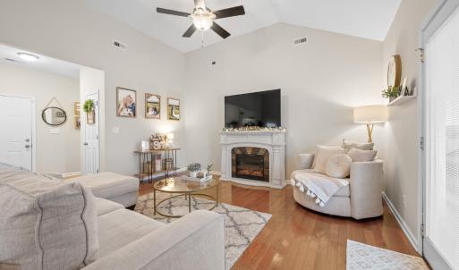 Photo #12 of 208 Stratford Place, Madison Heights, VA 0.4 acres