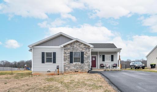 Photo #1 of 208 Stratford Place, Madison Heights, VA 0.4 acres