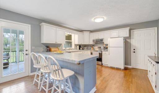 Kitchen with bar area