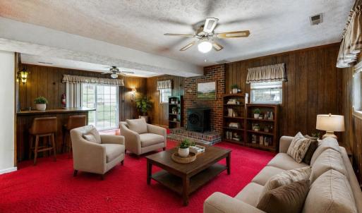 This photo has been virtually staged