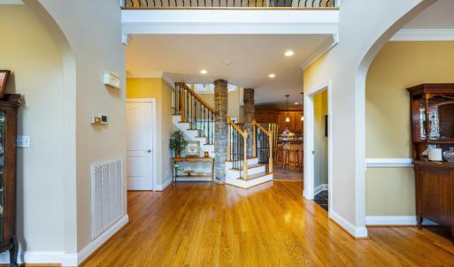 Large expansive foyer