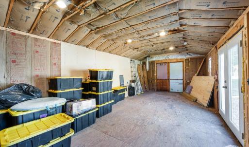 15x30 building with electricity