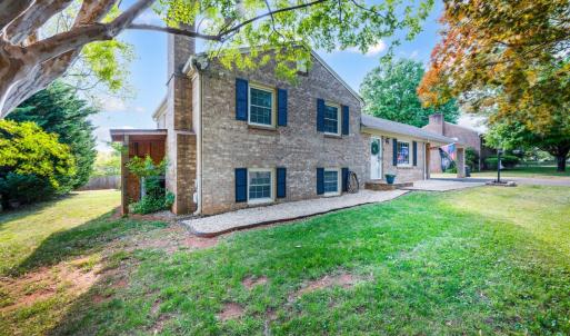 Photo #3 of 220 Maple Hills Drive, Lynchburg, VA 0.4 acres