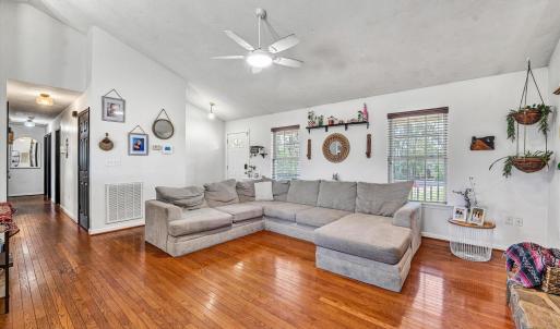 Photo #14 of 2210 Isle of Pines Drive, Moneta, VA 1.0 acres