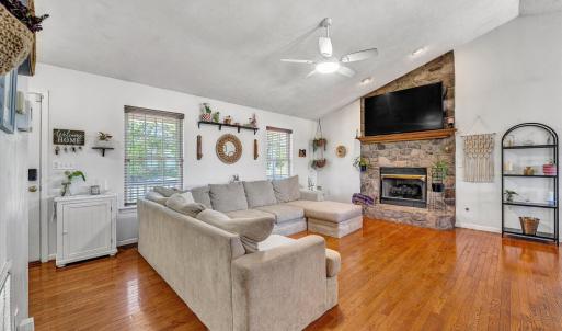 Photo #11 of 2210 Isle of Pines Drive, Moneta, VA 1.0 acres