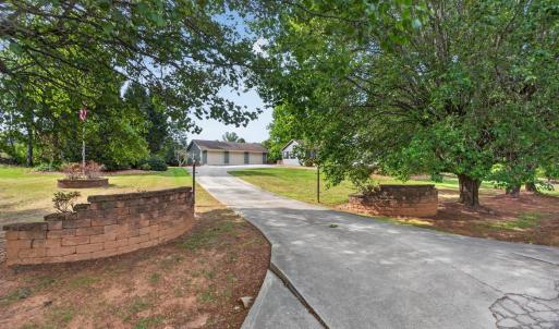 Photo #53 of 414 Holly Hills Drive, Altavista, VA 0.7 acres