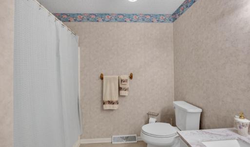 Photo #16 of 414 Holly Hills Drive, Altavista, VA 0.7 acres