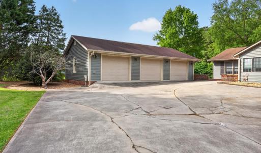 Photo #54 of 414 Holly Hills Drive, Altavista, VA 0.7 acres