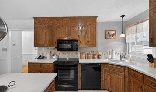 Photo #7 of 414 Holly Hills Drive, Altavista, VA 0.7 acres