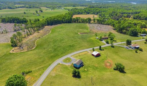 Photo #3 of 1147 Hickory Cove Lane, Moneta, VA 1.4 acres