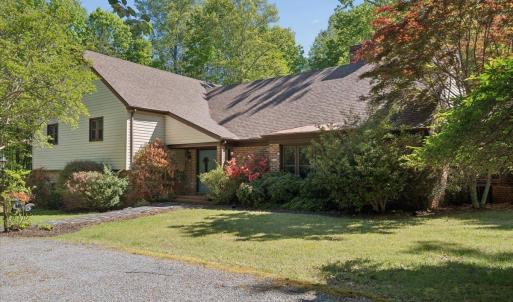 Photo #3 of 211 Oakcroft Dr, Madison Heights, VA 5.3 acres