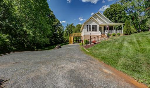 Photo #13 of 433 Stratford Road, Concord, VA 0.9 acres