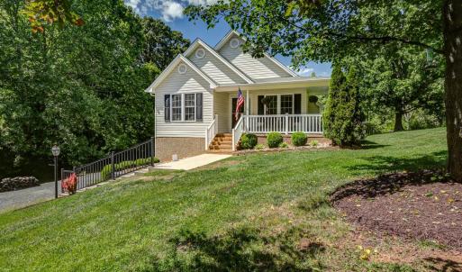 Photo #7 of 433 Stratford Road, Concord, VA 0.9 acres