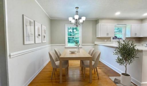 Virtually staged dining room