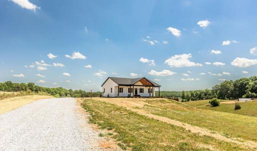 Photo #1 of 9740 Oakville Road, Appomattox, VA 80.2 acres