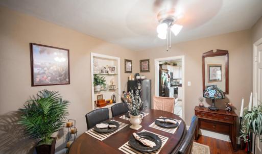 Dining room off of kitchen