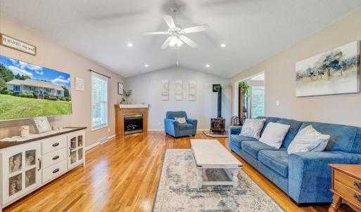 Photo #7 of 1064 Somers Way, Forest, VA 1.0 acres