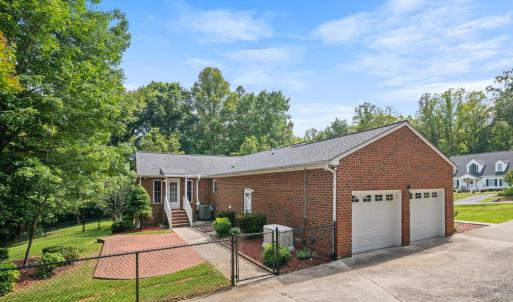 Photo #6 of 53 Woodlake Circle, Altavista, VA 1.4 acres