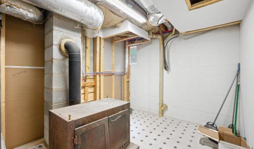 The current sellers never used the woodstove. Recommend a chimney inspection prior to using it.
