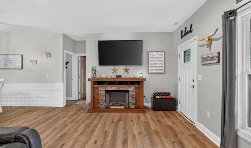 Photo #4 of 4320 Lewis Ford Road, Brookneal, VA 2.3 acres
