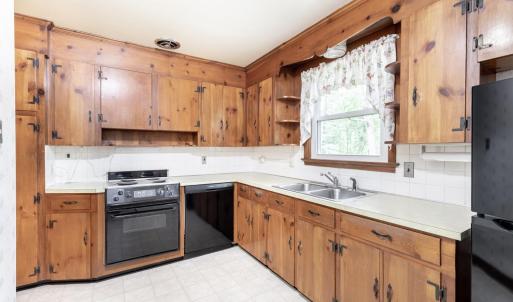 Photo #13 of 1216 Cedar Hill Drive, Lynchburg, VA 0.5 acres