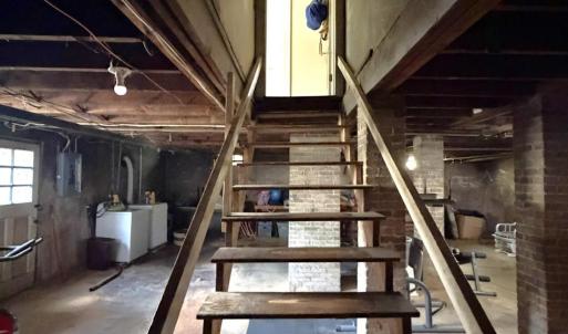 Convenient Internal Basement Access.