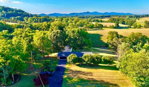 Photo #4 of 6481 Stewartsville Road, Moneta, VA 4.8 acres