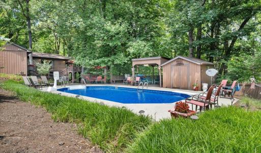 Photo #4 of 1842 Thomasson Lane, Goodview, VA 1.1 acres