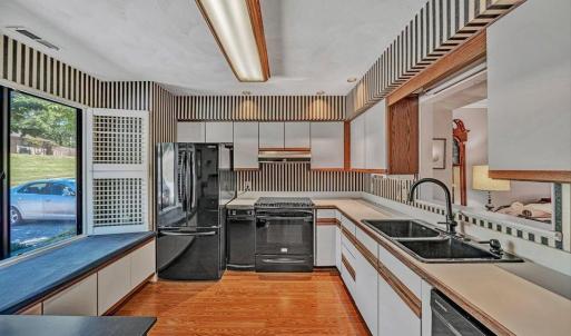 Photo #9 of 401 Harbor Ridge Drive, Goodview, VA
