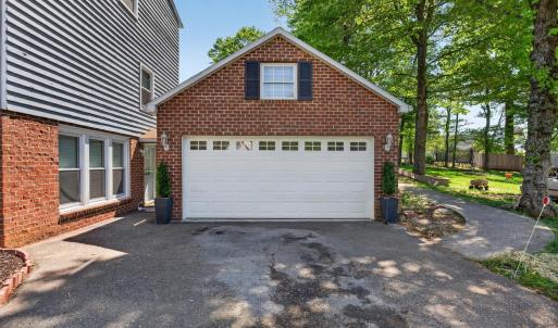 Photo #4 of 1002 Oxford Point, Lynchburg, VA 0.5 acres