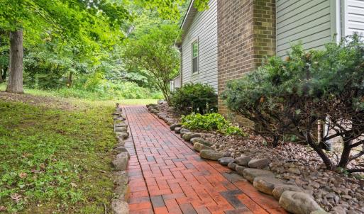 Photo #9 of 2814 Mount Vernon Lane, Radford, VA 0.4 acres