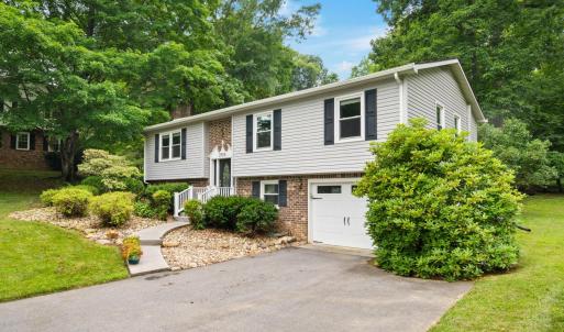 Photo #2 of 2814 Mount Vernon Lane, Radford, VA 0.4 acres