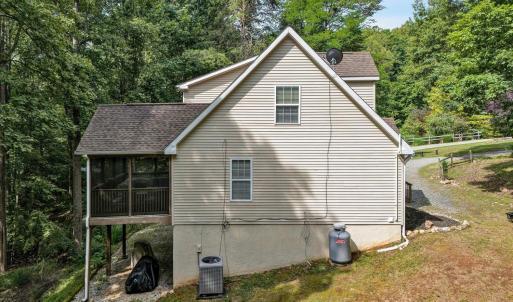 Photo #37 of 1113 Striper Court, Moneta, VA 0.6 acres