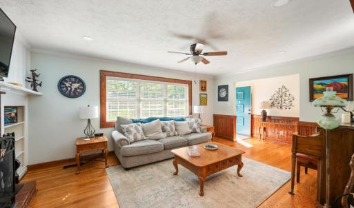 Photo #7 of 1228 Lakeview Drive, Lynchburg, VA 0.7 acres
