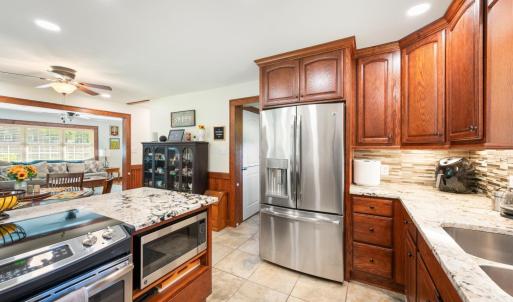Photo #12 of 1228 Lakeview Drive, Lynchburg, VA 0.7 acres