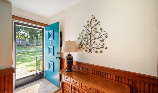 Photo #3 of 1228 Lakeview Drive, Lynchburg, VA 0.7 acres