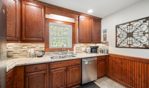 Photo #10 of 1228 Lakeview Drive, Lynchburg, VA 0.7 acres
