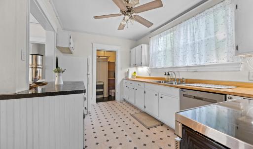 Photo #16 of 1012 Oakley Avenue, Lynchburg, VA 0.2 acres